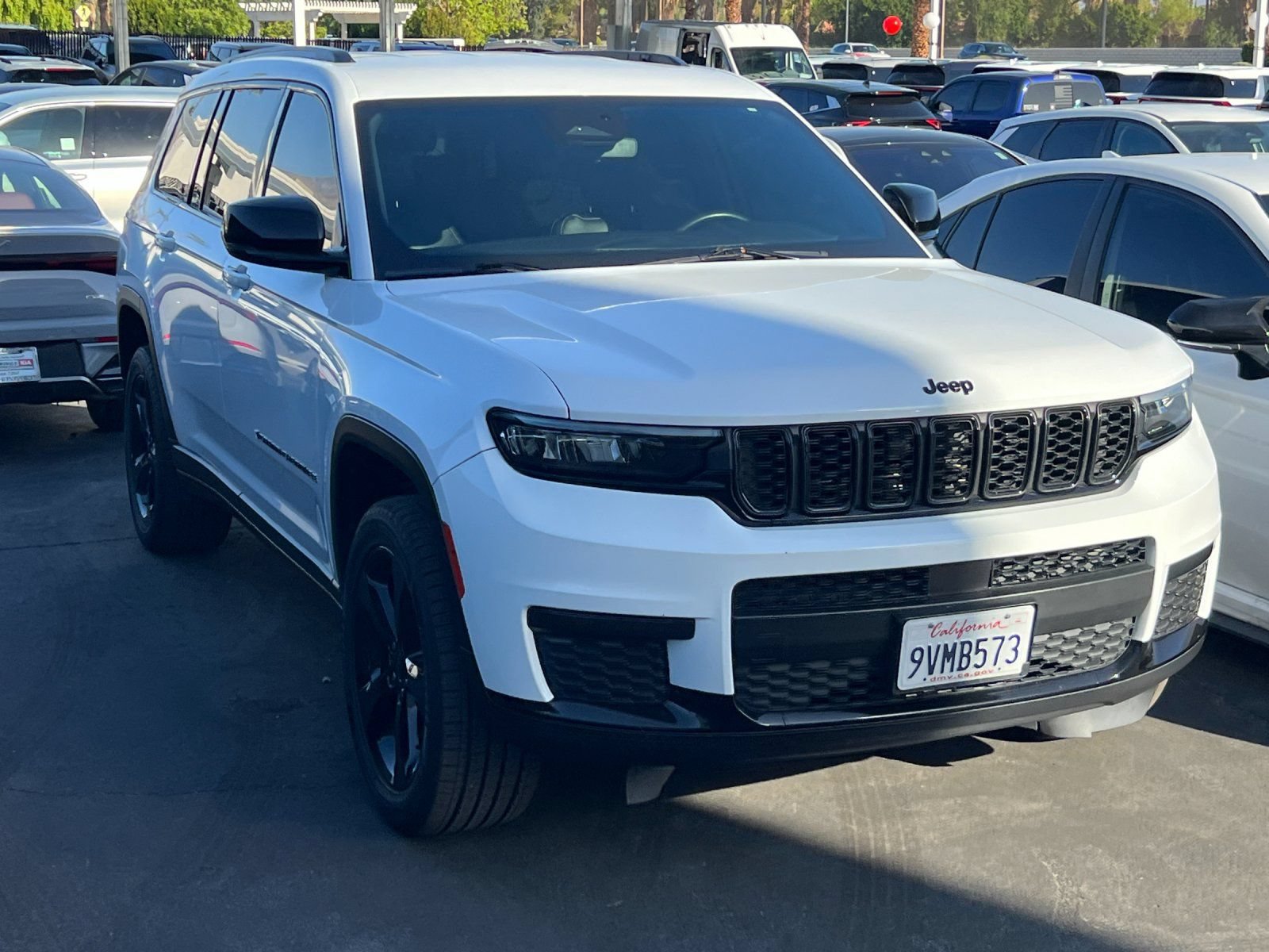 Used 2022 Jeep Grand Cherokee L Laredo AWD/4WD image 2