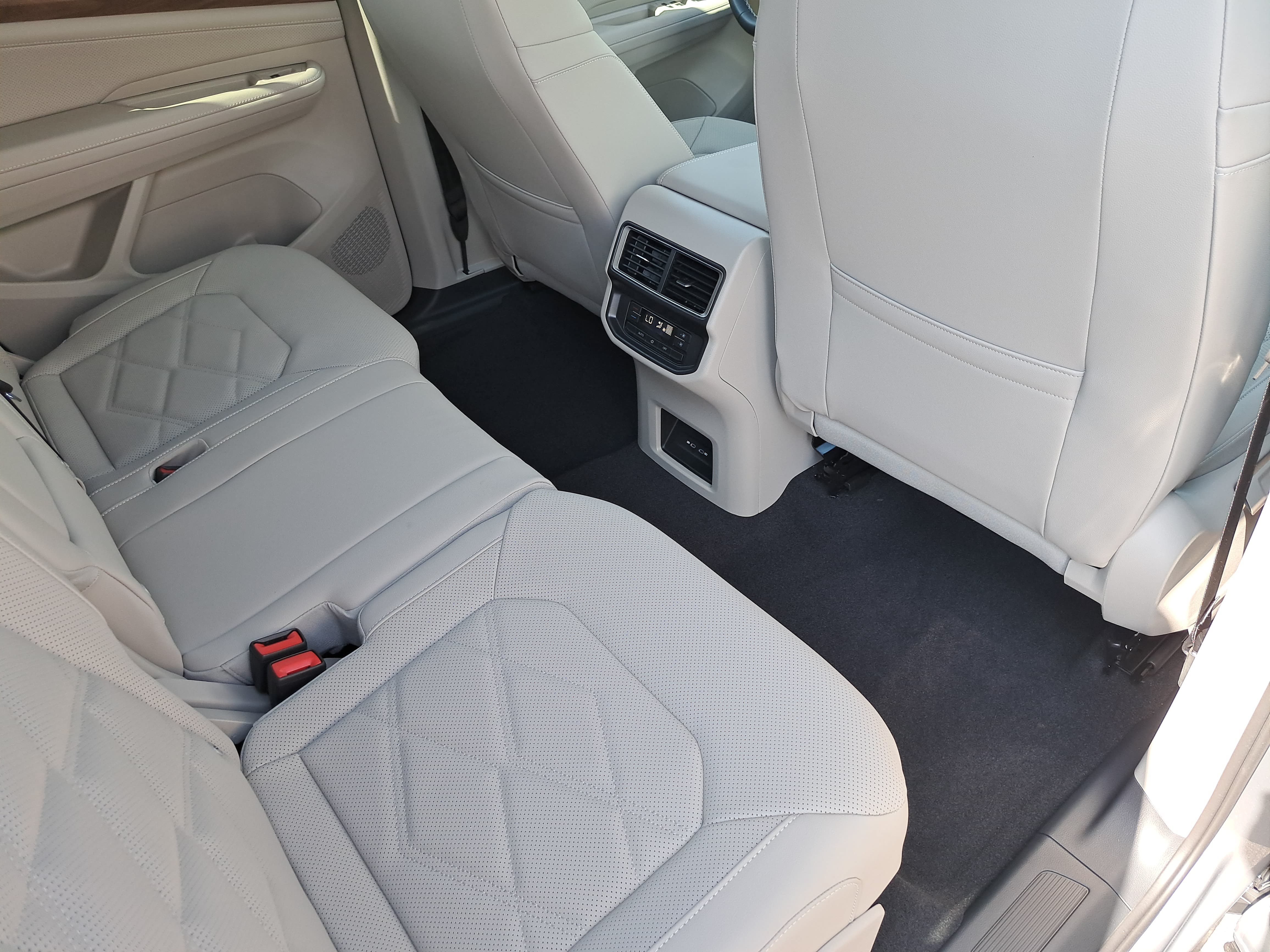 New 2026 Volkswagen Atlas SE AWD/4WD image 11