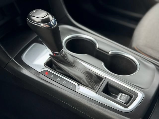 Used 2019 Chevrolet Equinox LT w/ Driver Convenience Package FWD image 18