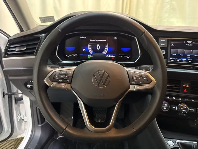 Certified 2024 Volkswagen Jetta SE image 15