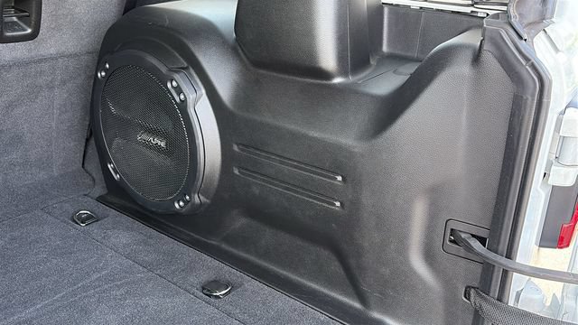 Used 2024 Jeep Wrangler Unlimited Sahara w/ Technology Group AWD/4WD image 24