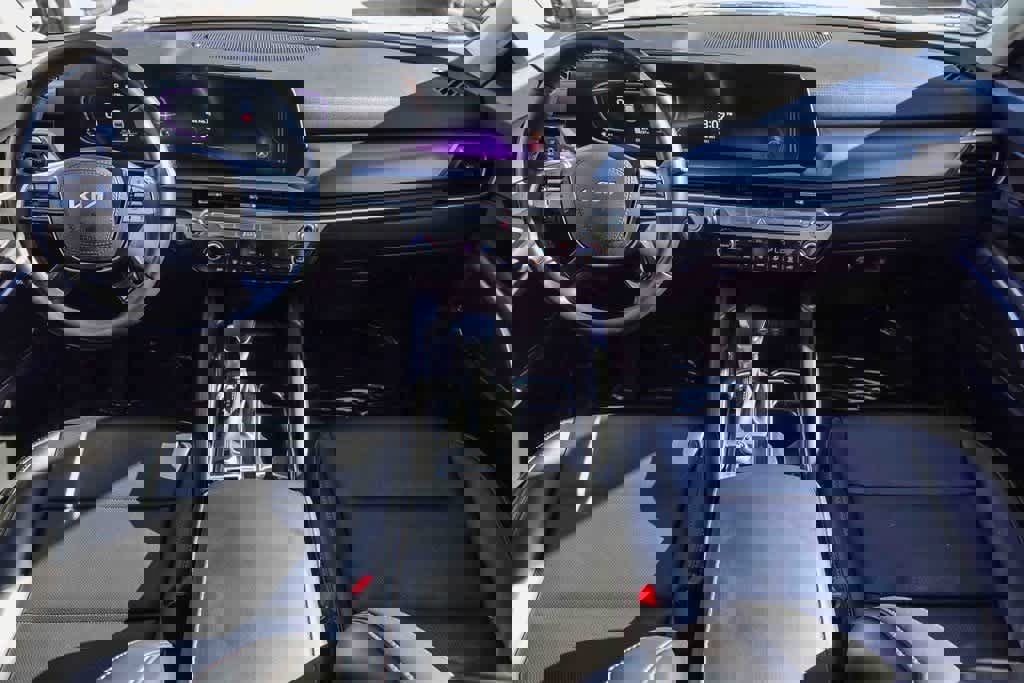 Certified 2024 Kia Telluride LX image 11