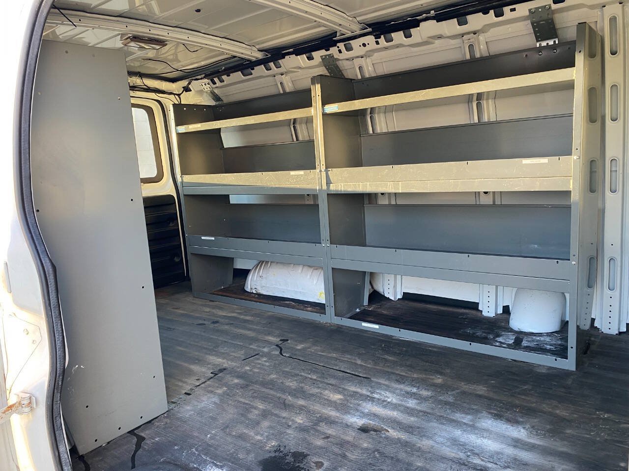 Used 2012 Chevrolet Express 2500 RWD image 18
