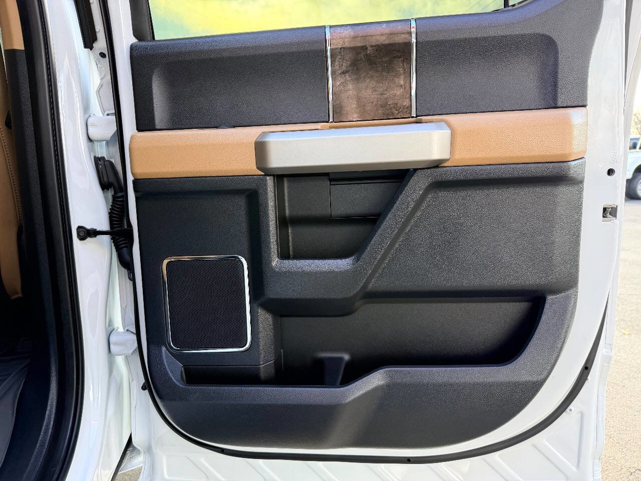 Used 2022 Ford F250 Lariat w/ Lariat Value Package image 33