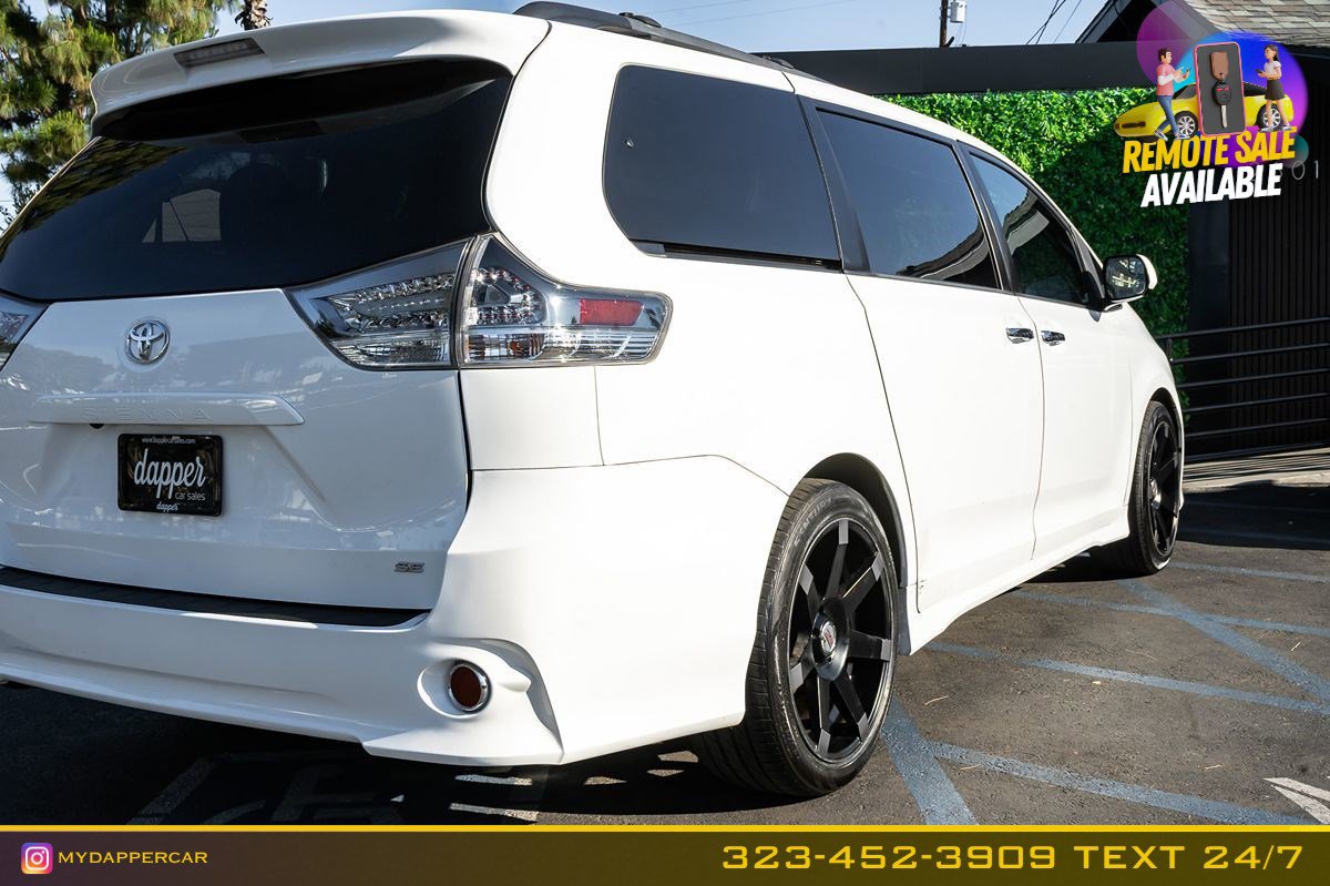 Used 2017 Toyota Sienna SE FWD image 7