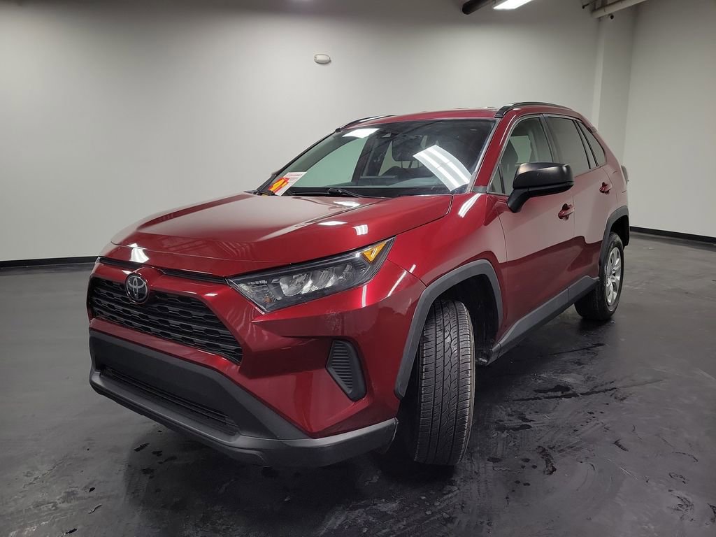 Used 2021 Toyota RAV4 LE image 4