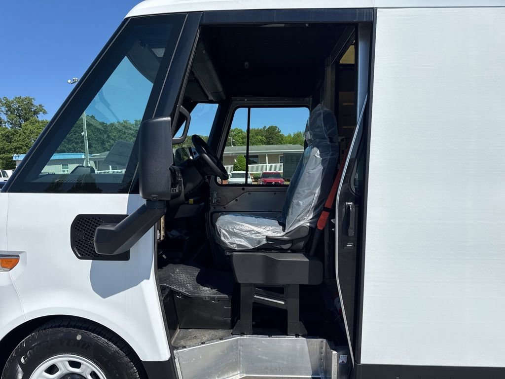 Used 2024 Chevrolet Brightdrop 600 w/ Battery Pack, Max Range image 9