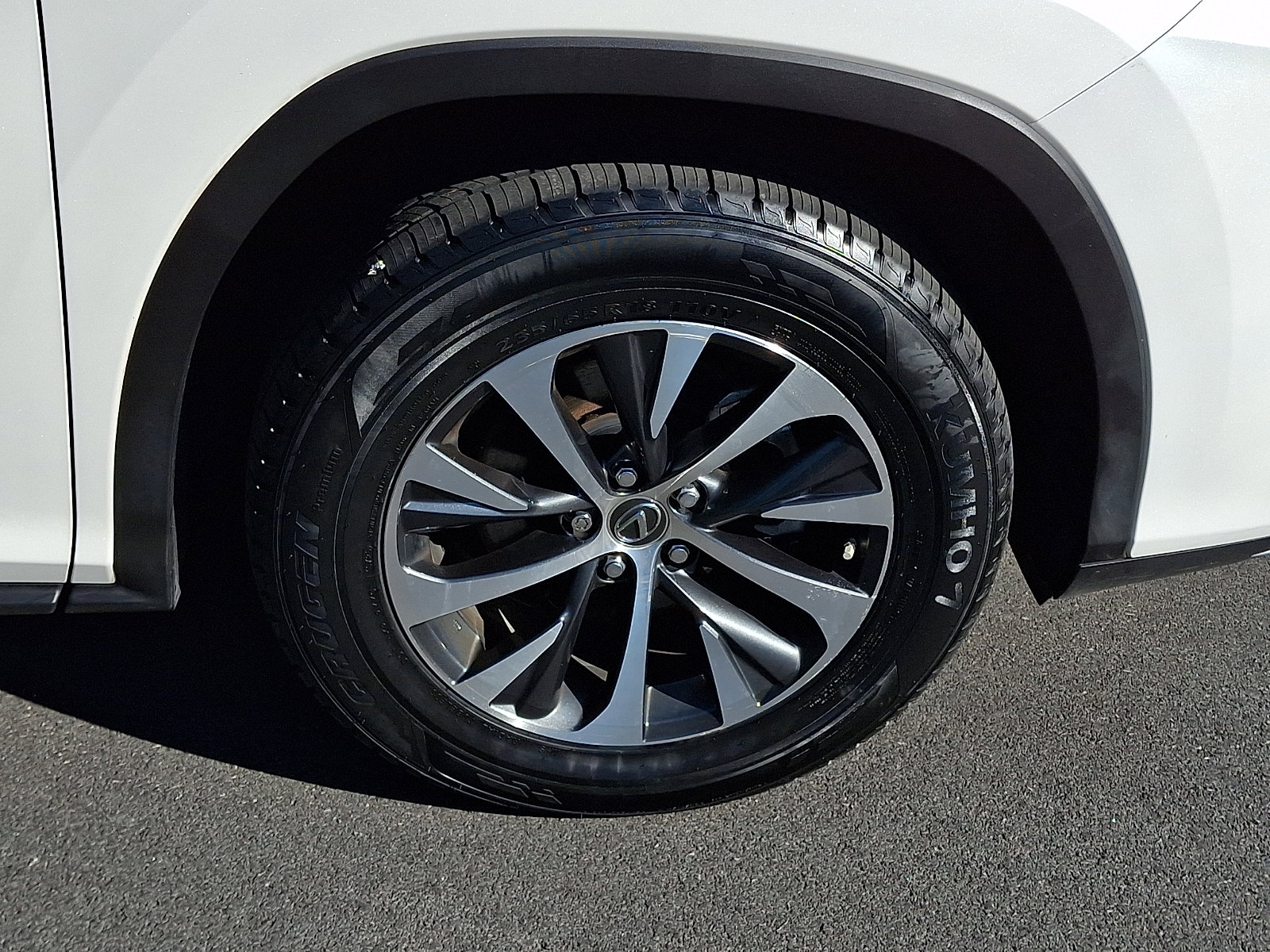 Certified 2022 Lexus RX 350L Premium w/ Premium Package AWD/4WD image 8
