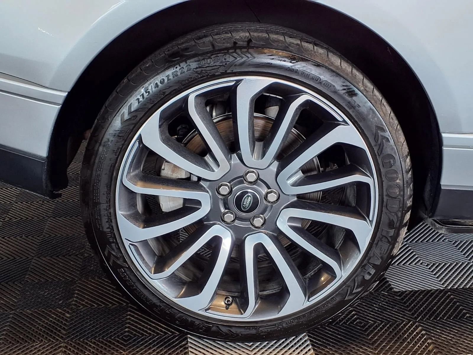 Used 2018 Land Rover Range Rover Supercharged image 9