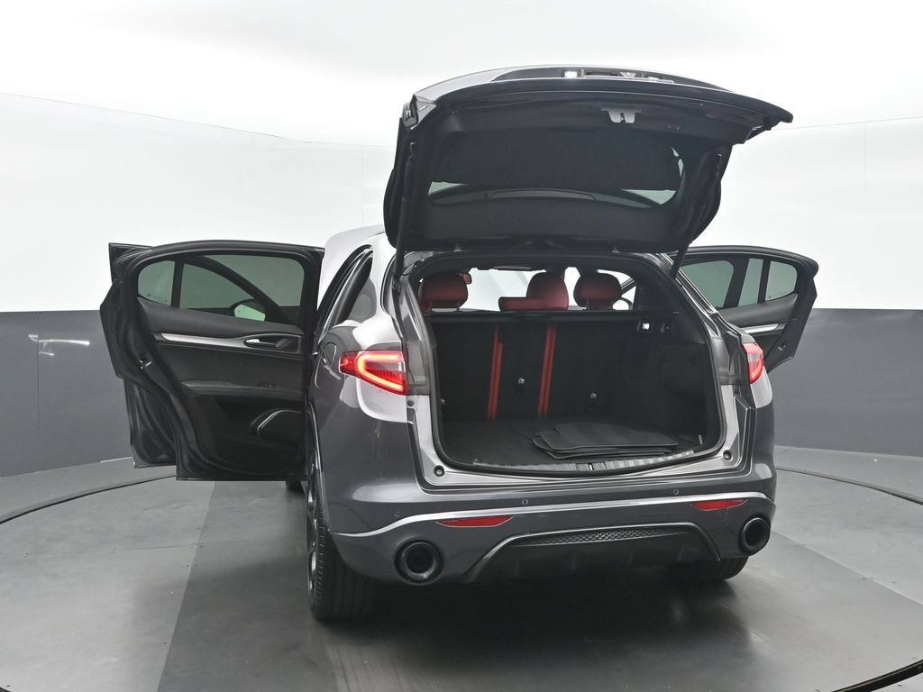 Used 2022 Alfa Romeo Stelvio Veloce AWD/4WD image 43