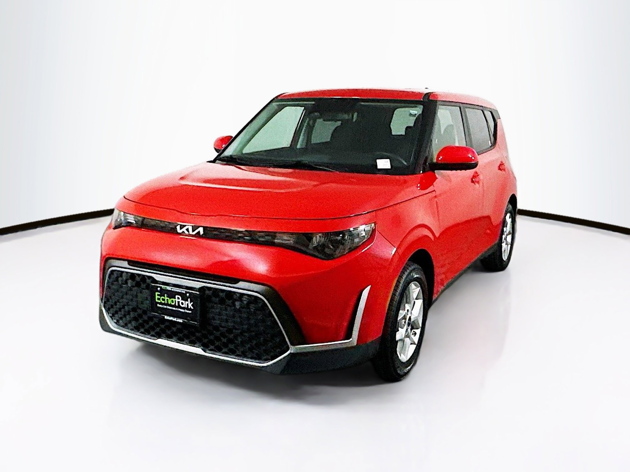 Used 2025 Kia Soul LX w/ LX Technology Package image 3
