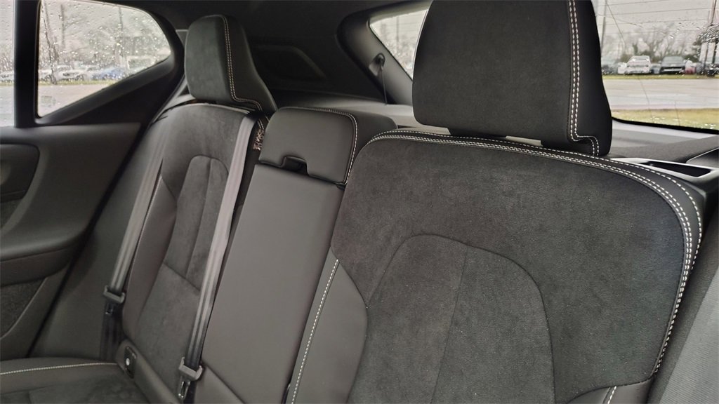 New 2026 Volvo XC40 B5 Ultra w/ Climate Package image 28