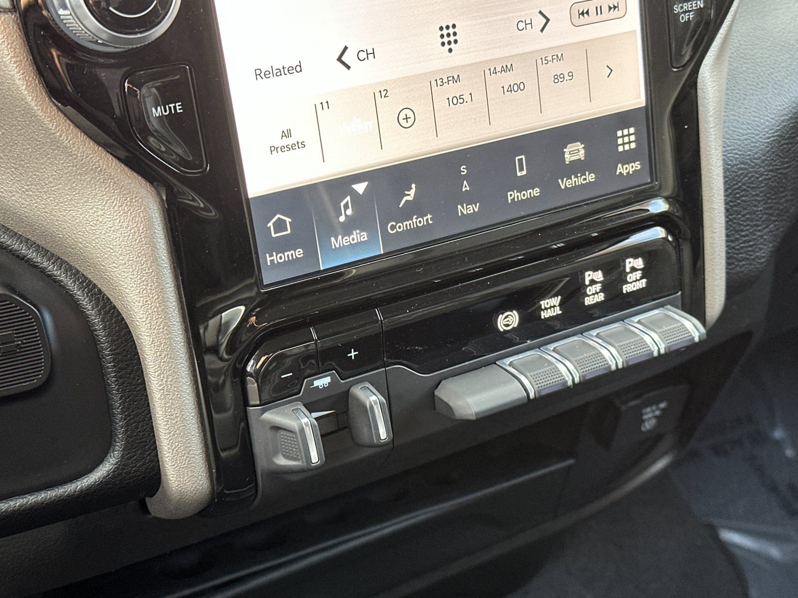 Certified 2024 RAM 2500 Laramie image 20