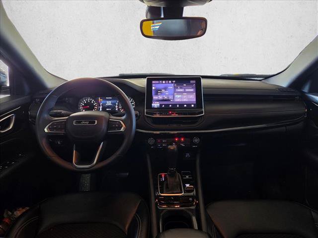 Used 2023 Jeep Compass Latitude AWD/4WD image 15
