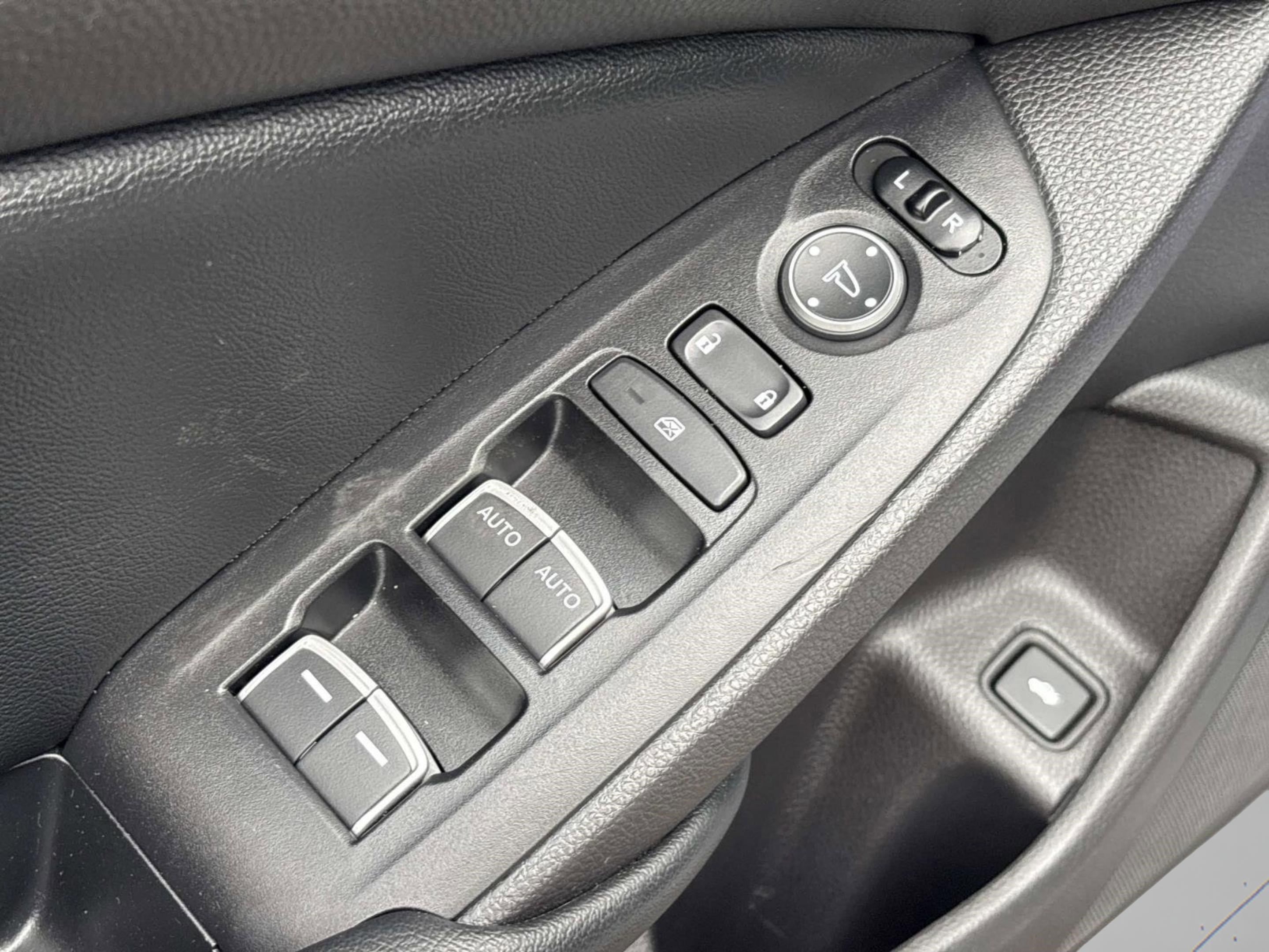 Used 2021 Honda Accord EX-L image 25