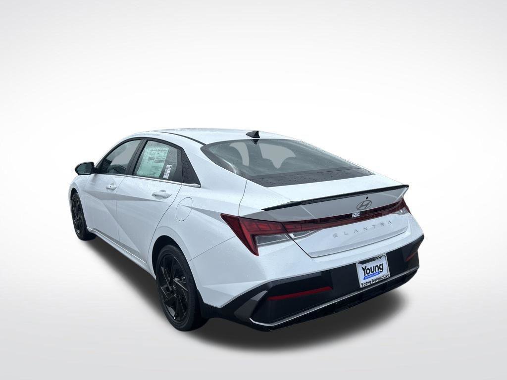 New 2026 Hyundai Elantra SEL Sport Premium image 3