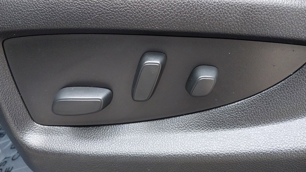 Used 2018 Chevrolet Silverado 1500 LT w/ All Star Edition image 14