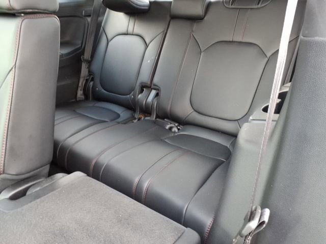 Used 2025 Honda Pilot Black Edition image 8