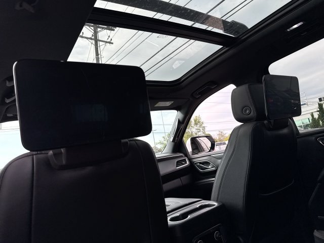 Used 2021 Chevrolet Suburban RST w/ Luxury Package AWD/4WD image 28