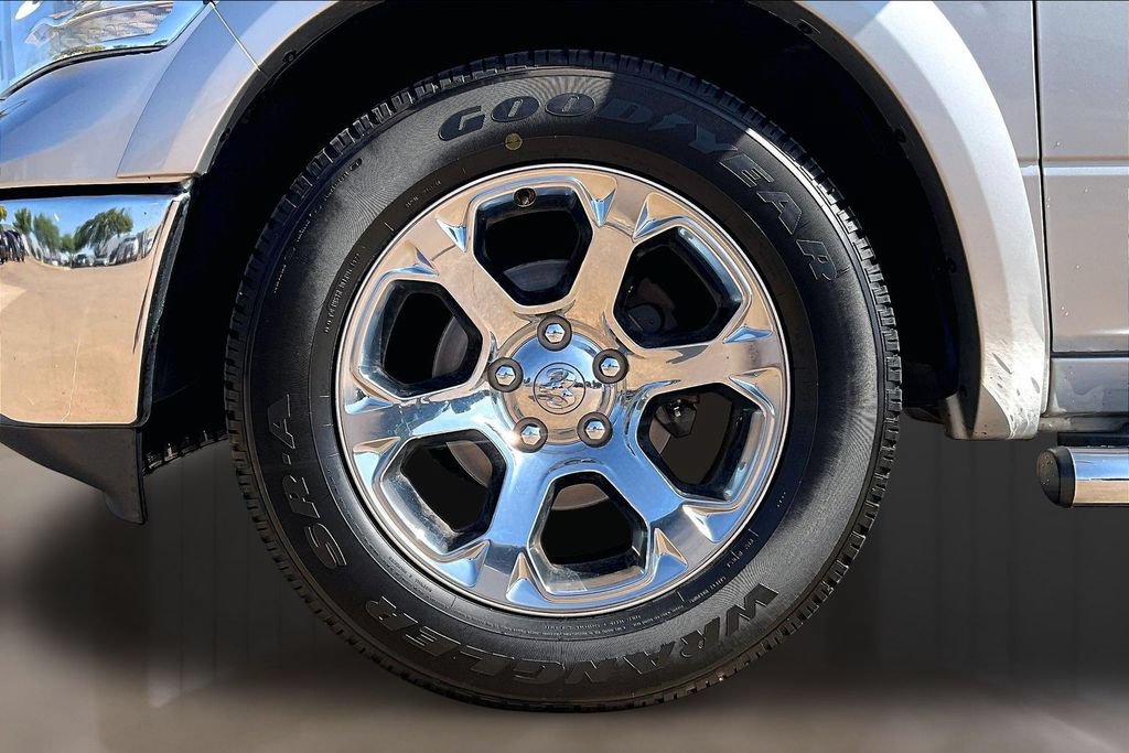 Used 2017 RAM 1500 Laramie RWD image 8