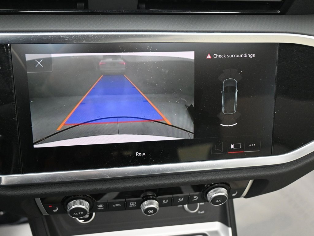 Used 2024 Audi Q3 2.0T Premium w/ Convenience Package image 17