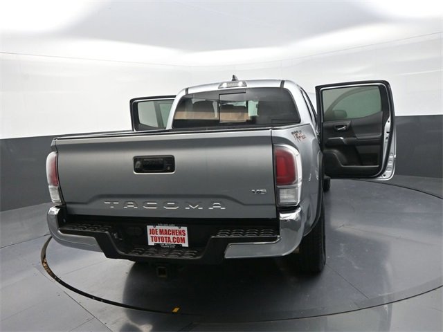 Used 2022 Toyota Tacoma TRD Off-Road image 40