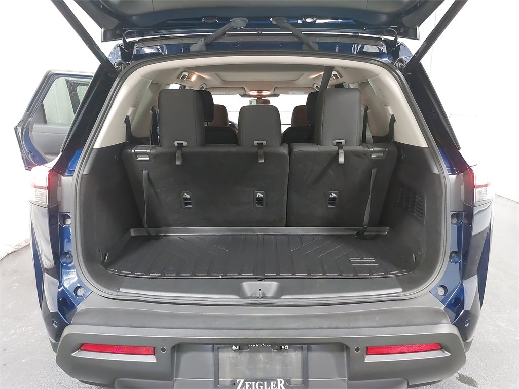 Used 2024 Nissan Pathfinder SV w/ SV Premium Package image 13