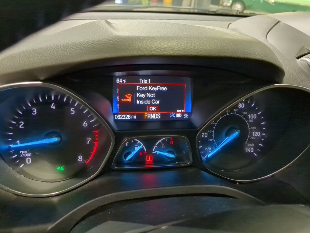 Used 2018 Ford Escape Titanium w/ Ford Safe & Smart Package image 10