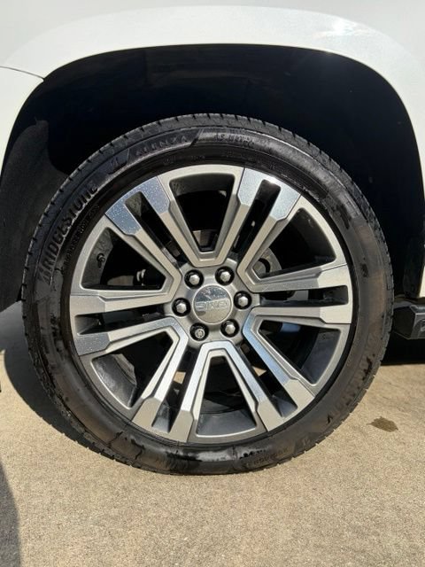 Used 2020 GMC Yukon XL Denali w/ Open Road Package RWD image 10