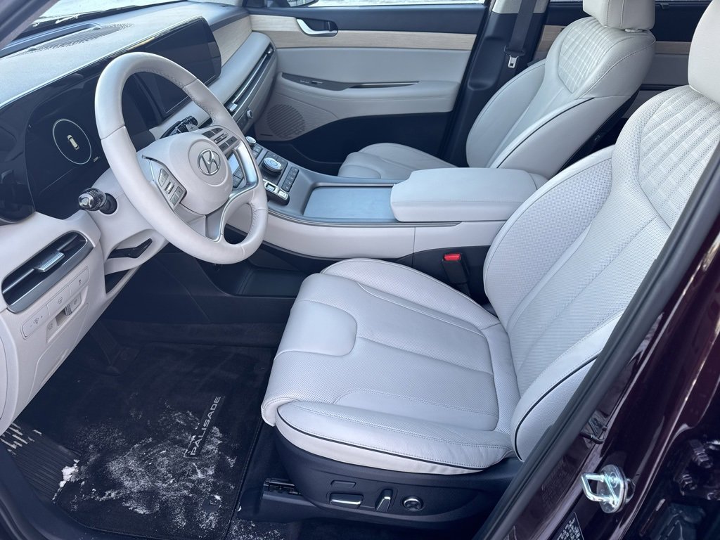 Used 2023 Hyundai Palisade Limited w/ Cargo Package image 10