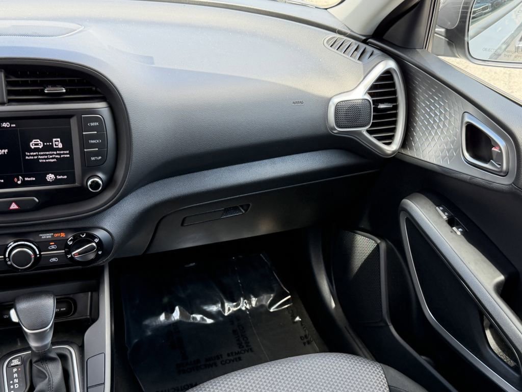 Used 2023 Kia Soul LX FWD image 15