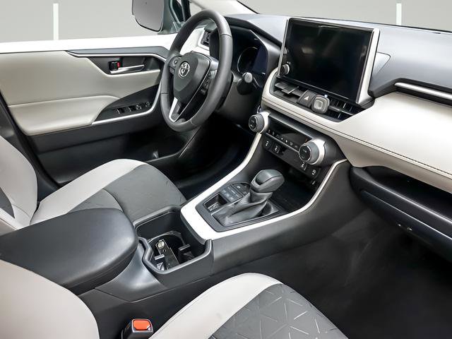 Certified 2025 Toyota RAV4 XLE AWD/4WD image 28