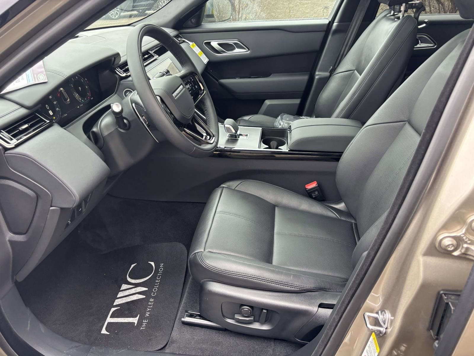 New 2026 Land Rover Range Rover Velar Dynamic SE image 10