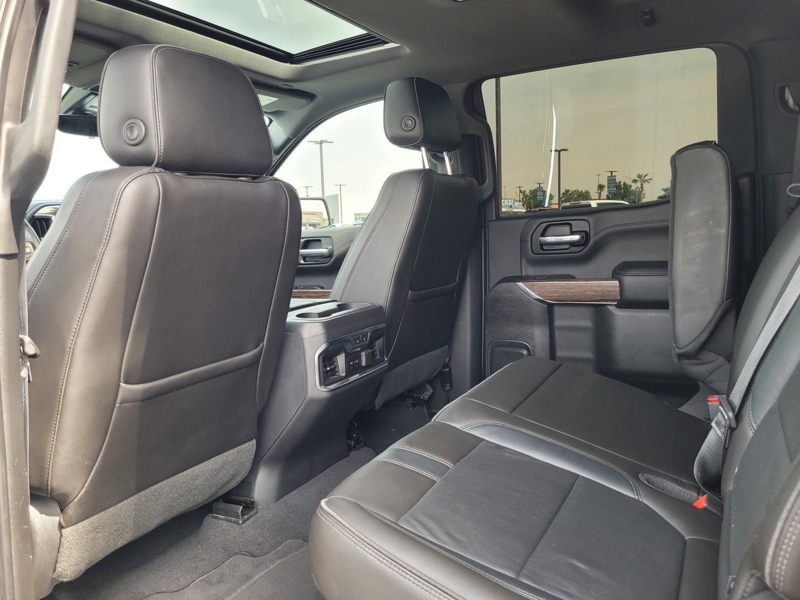 Used 2019 Chevrolet Silverado 1500 High Country w/ Technology Package image 13