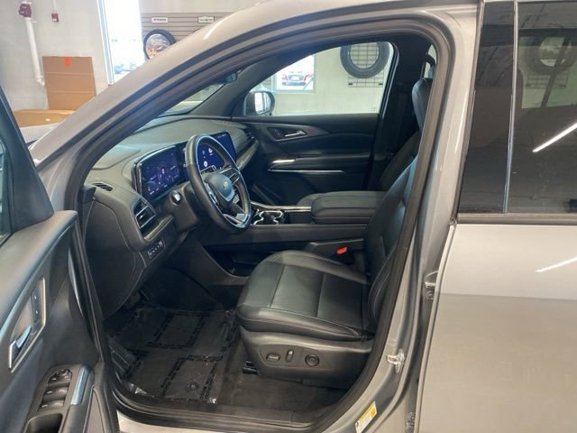 Used 2025 Chevrolet Traverse LT AWD/4WD image 23