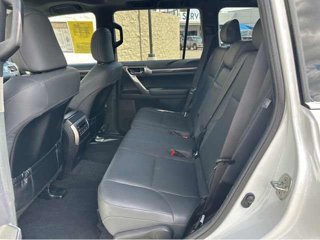 Used 2023 Lexus GX 460 Premium w/ Premium Package image 18