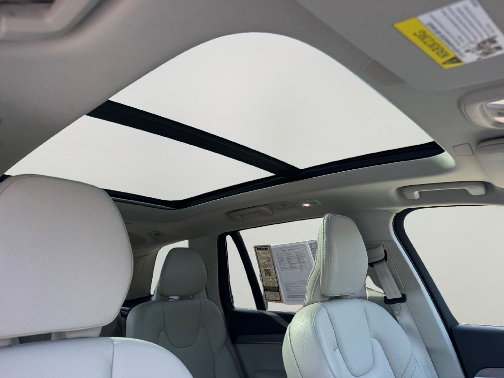 Certified 2024 Volvo XC90 B6 Plus AWD/4WD image 7