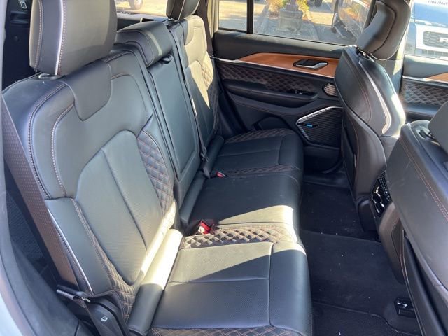 New 2025 Jeep Grand Cherokee Summit image 22