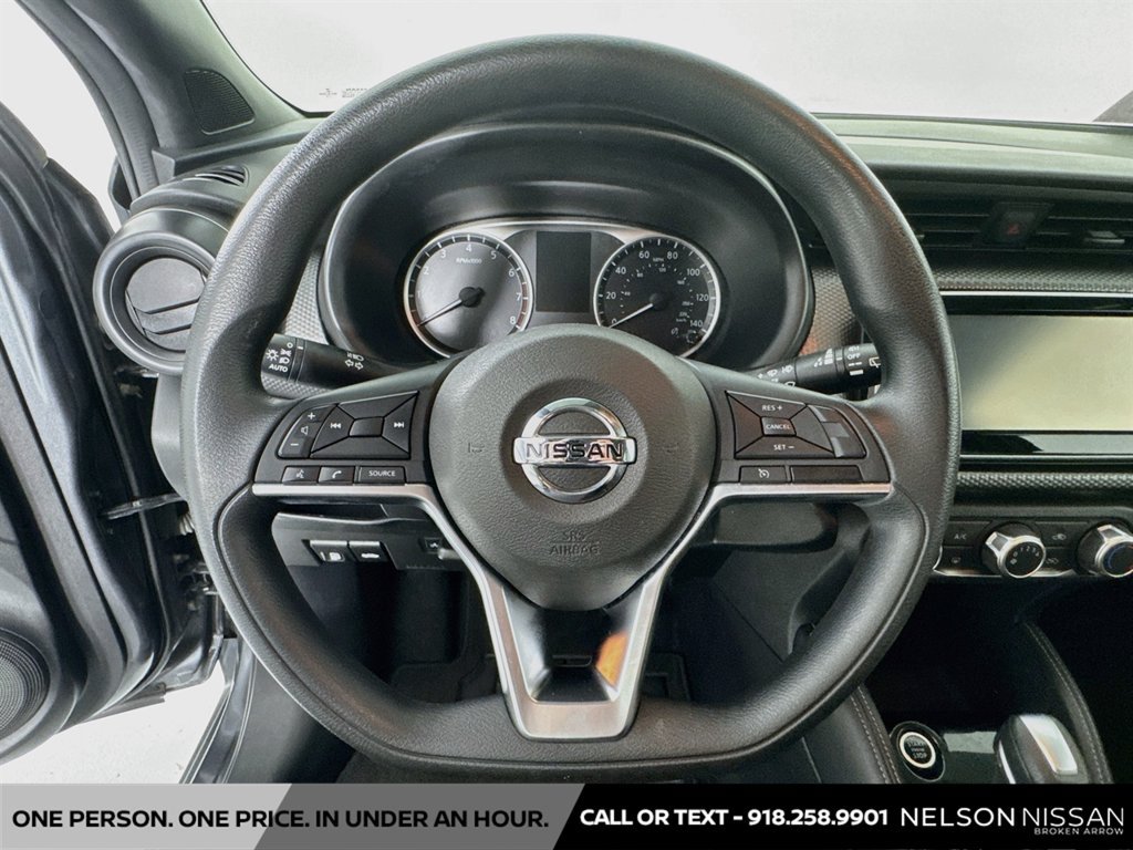 Used 2019 Nissan Kicks S FWD image 11