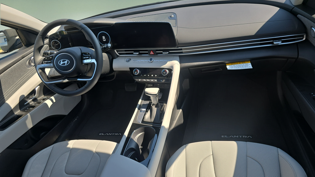 New 2026 Hyundai Elantra Limited FWD image 11