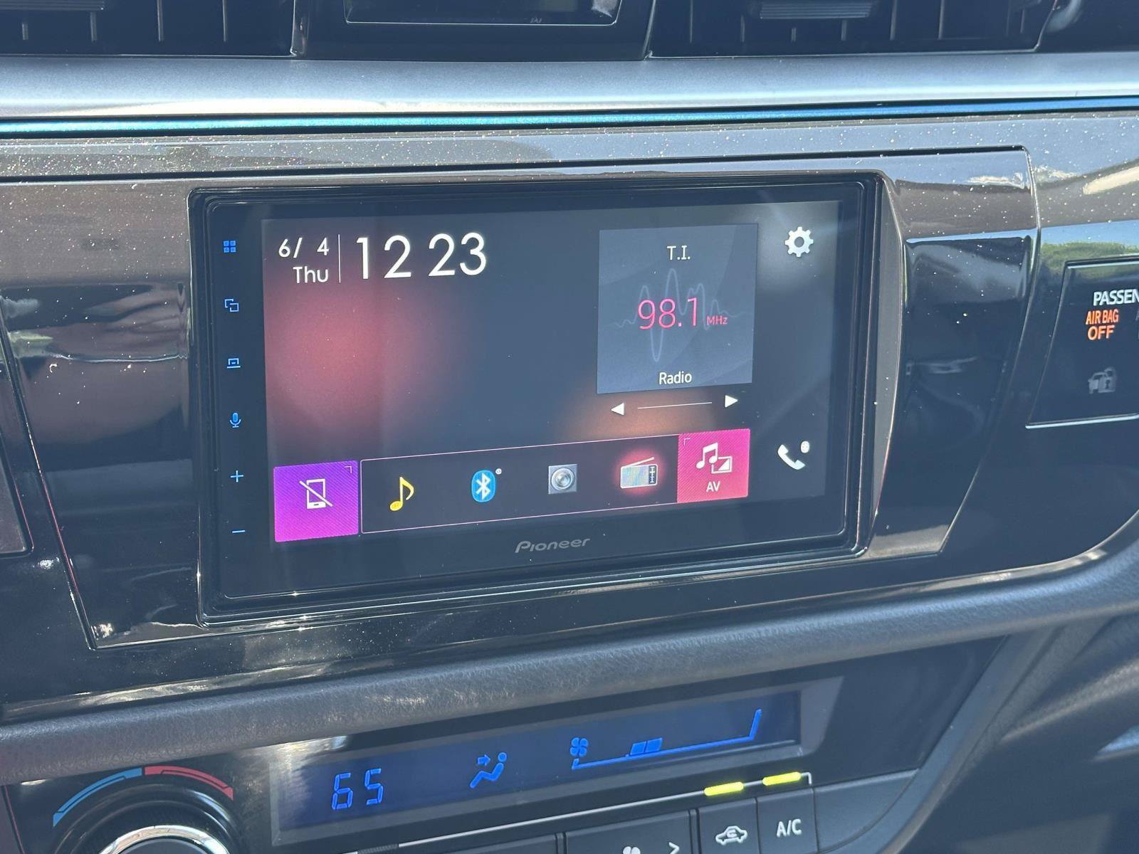 Used 2015 Toyota Corolla S FWD image 19