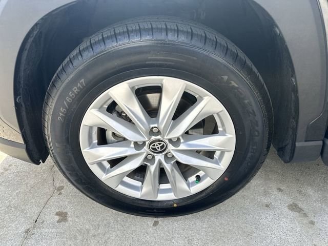 Used 2024 Toyota Corolla Cross LE image 19