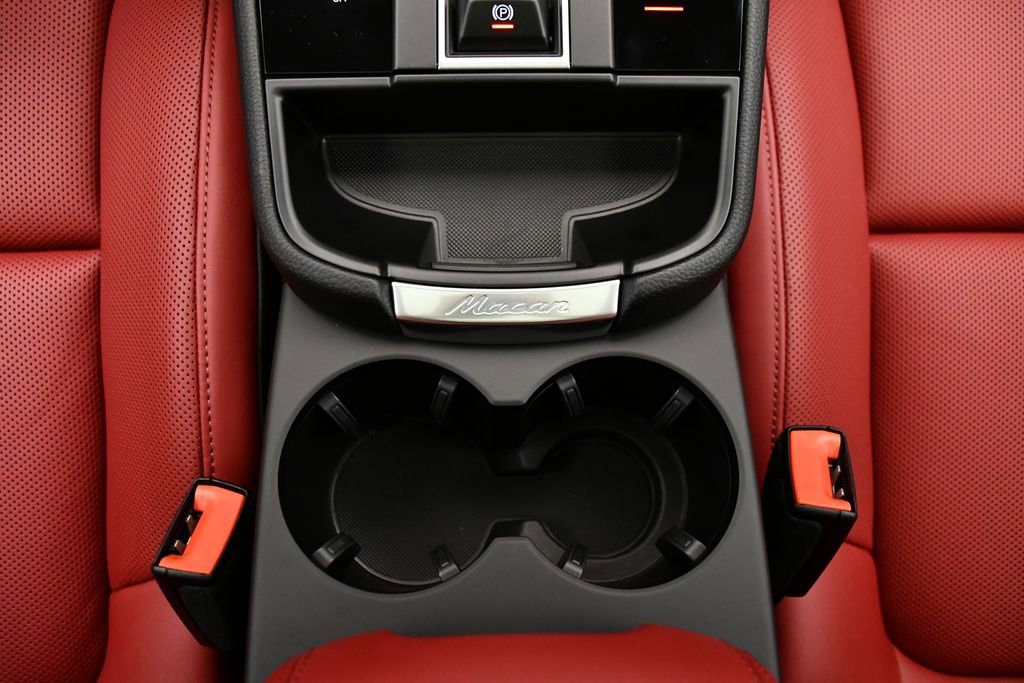 Used 2025 Porsche Macan Turbo image 29