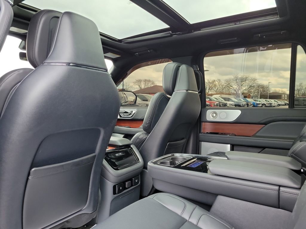 Used 2024 Lincoln Navigator L Reserve image 15