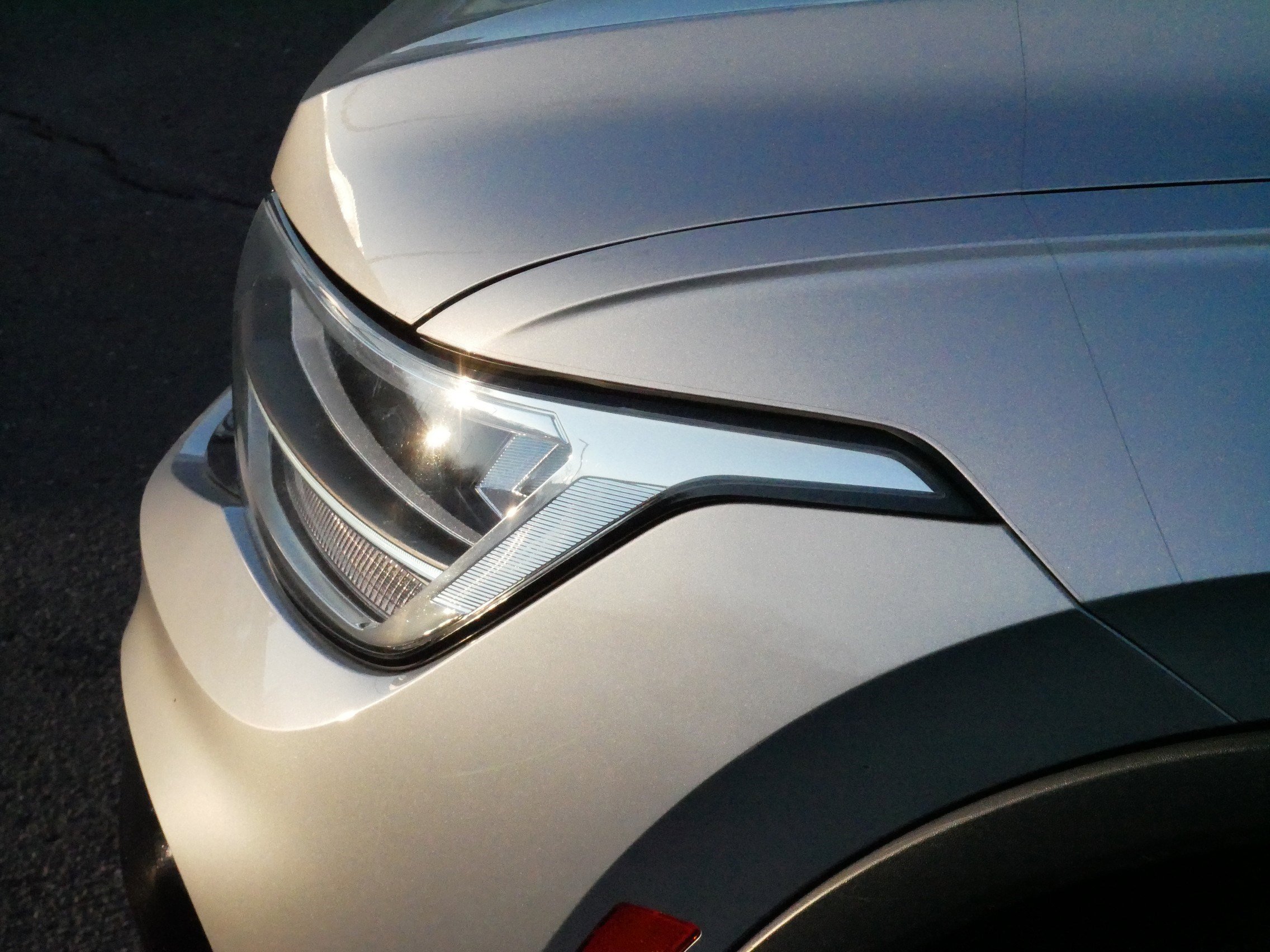 Certified 2022 Volkswagen Tiguan SE R-Line image 16