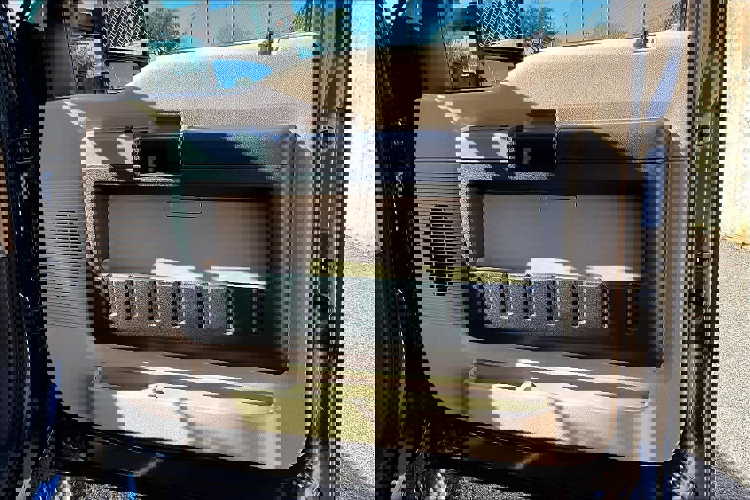 Used 2015 Ford F250 Lariat w/ Lariat Ultimate Package image 23