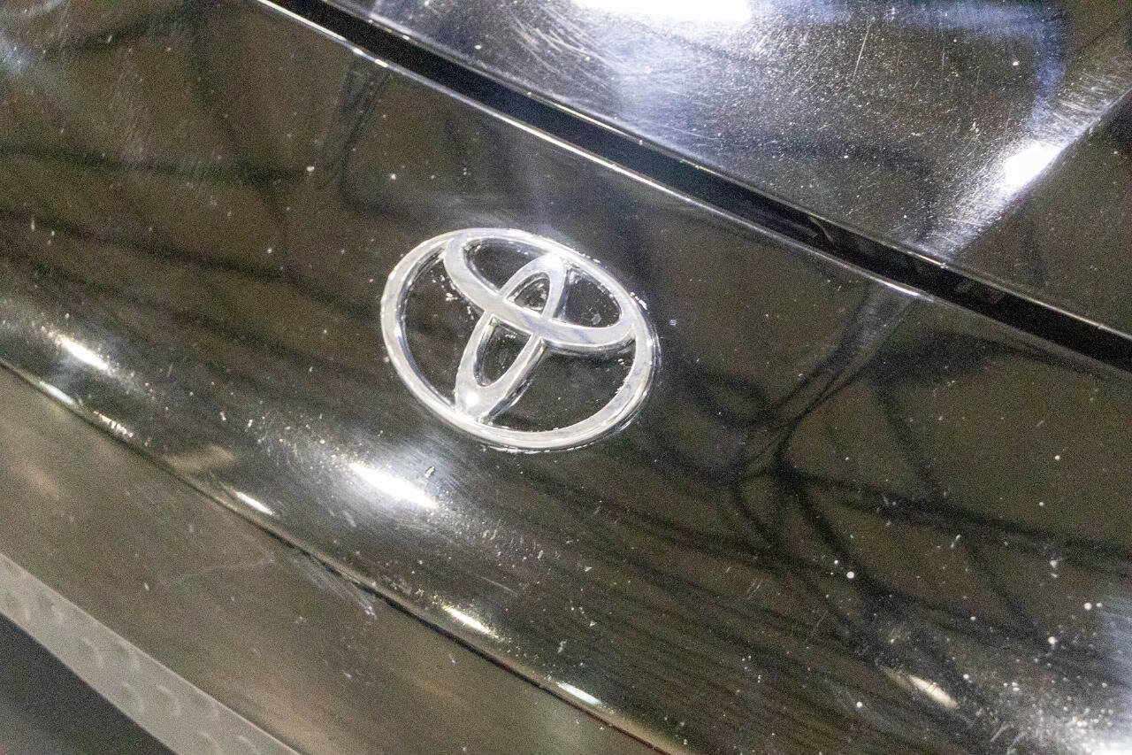 Used 2000 Toyota MR2 RWD image 32