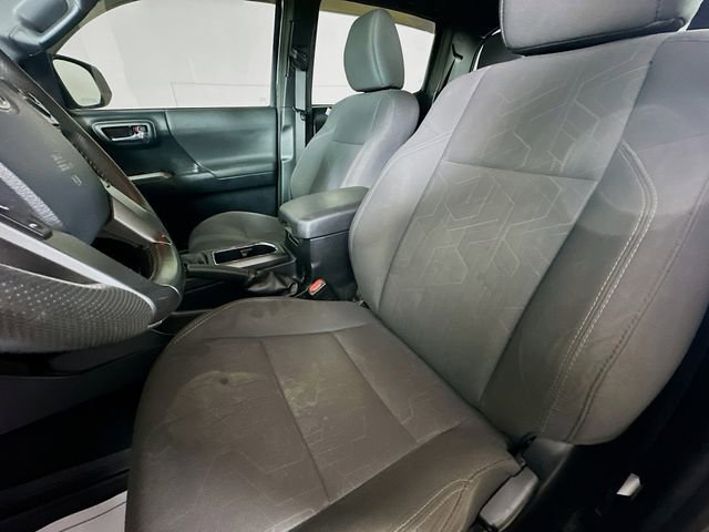 Used 2018 Toyota Tacoma TRD Sport image 16