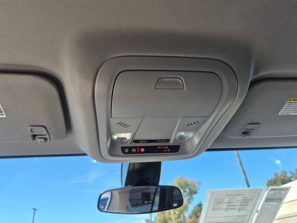 Used 2023 GMC Acadia SLE w/ Driver Convenience Package image 18