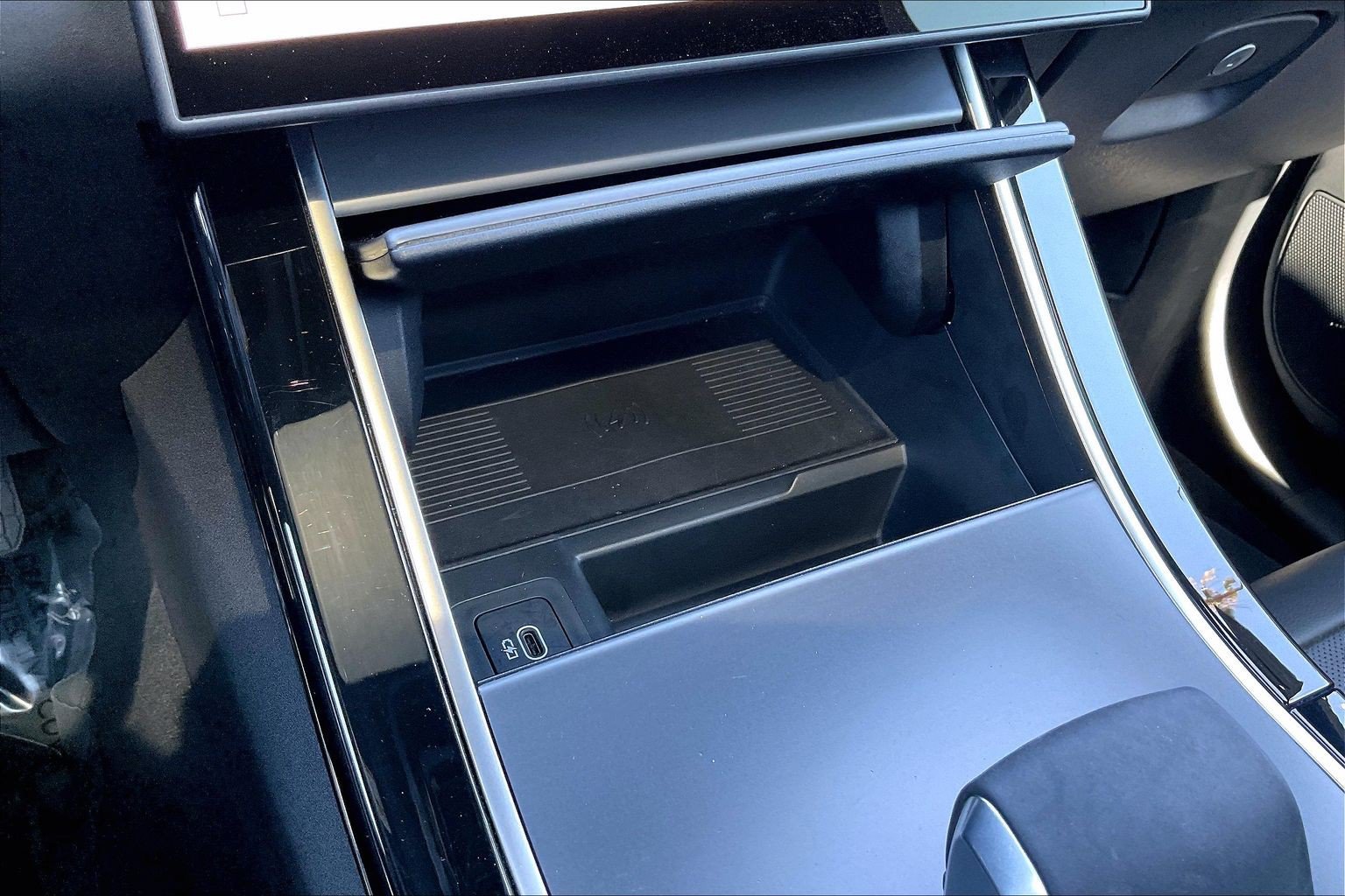 Certified 2026 Land Rover Range Rover Velar S AWD/4WD image 33
